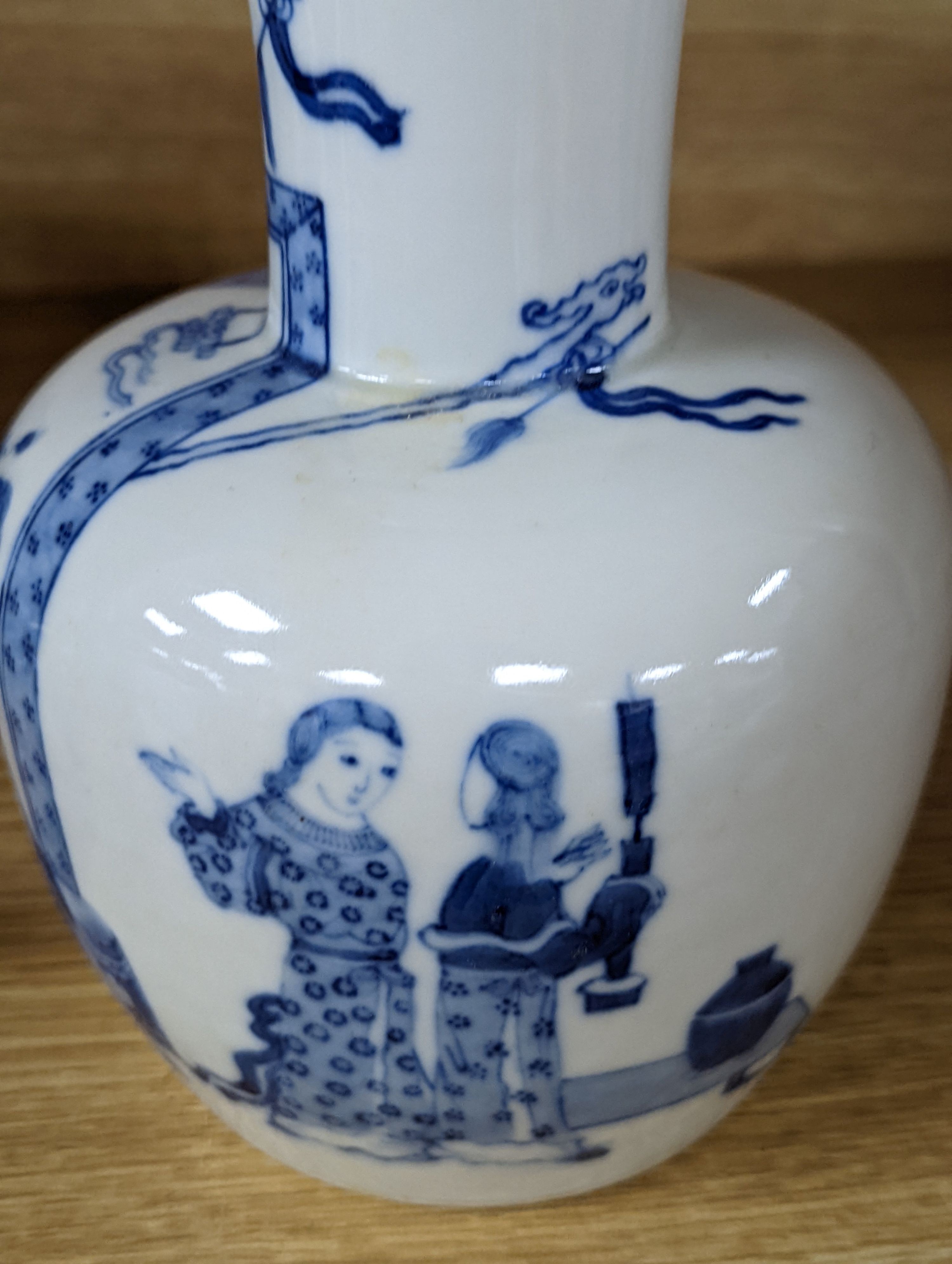 A 19th century Chinese blue and white vase, 20cm